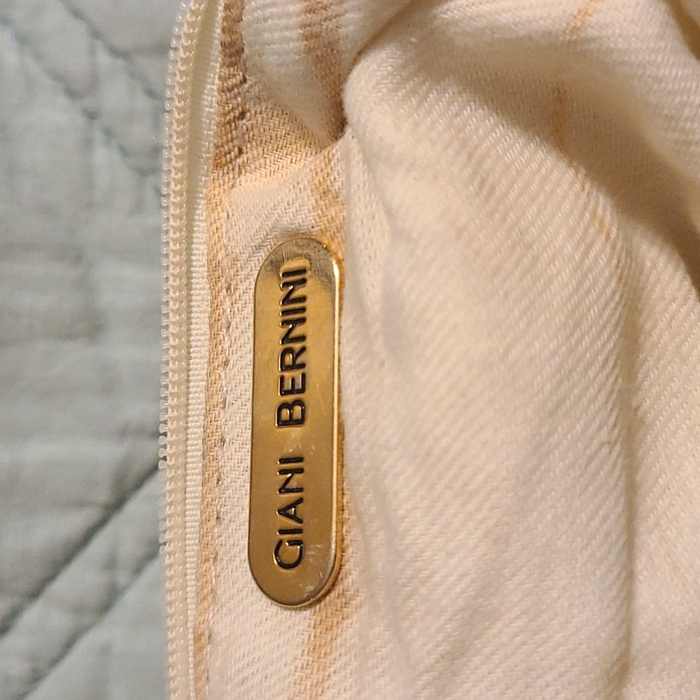 Purse - Picture 2 of 3